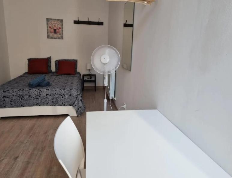 Private Rooms In Born Barcelona Buitenkant foto